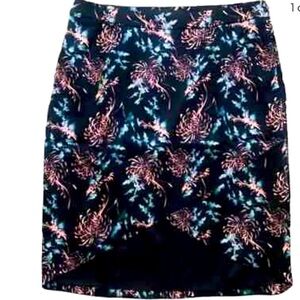 𝅺JOHNATHAN Mark. Satin Finish Floral Print Skirt Large